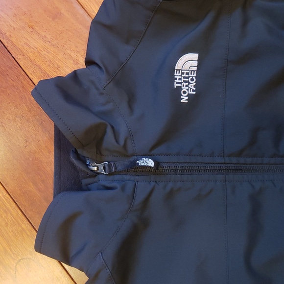 The North Face Girl's Large Rain Resistant Jacket Full Zip Black. - Picture 2 of 10